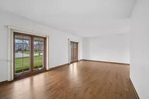 3712 Winnetka Rd, Glenview, IL 60026 - Photo 7