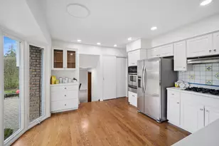 3712 Winnetka Rd, Glenview, IL 60026 - Photo 11