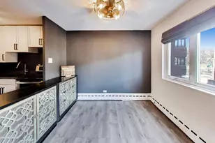 700 W Bittersweet Pl, Chicago, IL 60613 - Photo 9