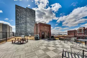 700 W Bittersweet Pl, Chicago, IL 60613 - Photo 19