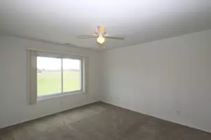 4913 W Oakwood Rd, McHenry, IL 60050 - Photo 11