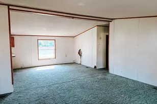 314 1/2 E Seminary Ave, Onarga, IL 60955 - Photo 5