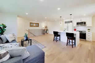 656 Jon Ln, Des Plaines, IL 60016 - Photo 9