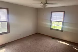 434 Peace Rd, Sycamore, IL 60178 - Photo 7