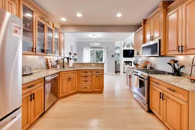 741 Juniper Lane, Lake in the Hills, IL 60156 - Photo 9