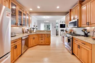 741 Juniper Ln, Lake in the Hills, IL 60156 - Photo 9