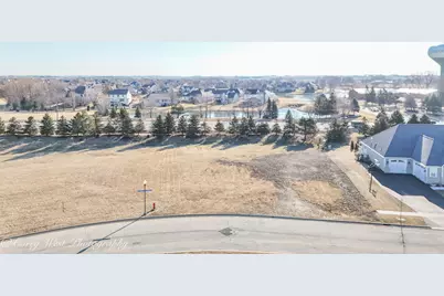 1718 Ellsworth Drive, Sycamore, IL 60178 - Photo 15