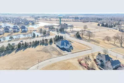 1718 Ellsworth Drive, Sycamore, IL 60178 - Photo 17