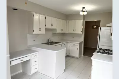 1437 Clairmont Court #200, Vernon Hills, IL 60061 - Photo 11