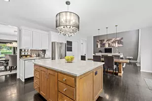 1950 Elmore Ave, Downers Grove, IL 60515 - Photo 9