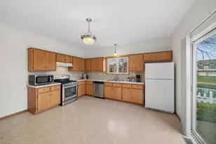 2216 Olde Mill Rd, Plainfield, IL 60586 - Photo 7