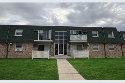 10037 S Walnut Terrace #312, Palos Hills, IL 60465 - Photo 1