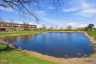 3 Villa Verde Dr, Buffalo Grove, IL 60089 - Photo 3