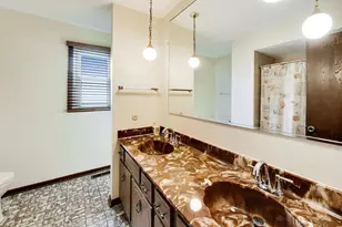 12044 S Holmberg Ct, Alsip, IL 60803 - Photo 19