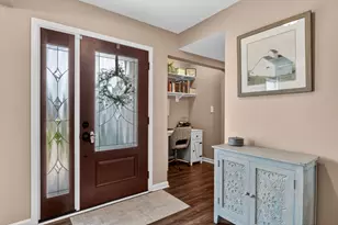 231 Lenox Ct, Grayslake, IL 60030 - Photo 3