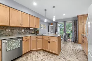1385 Spencer Ln, Batavia, IL 60510 - Photo 5