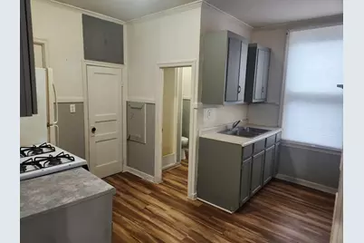 8 E Railroad Street #3, Sandwich, IL 60548 - Photo 5