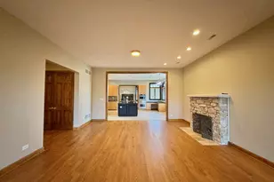 1S701 Eisenhower Rd, Oakbrook Terrace, IL 60181 - Photo 3