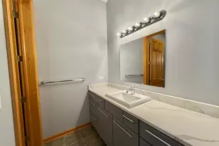 1S701 Eisenhower Rd, Oakbrook Terrace, IL 60181 - Photo 9