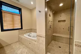 1S701 Eisenhower Rd, Oakbrook Terrace, IL 60181 - Photo 17