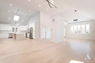 8416 Mansfield Ave, Burbank, IL 60459 - Photo 3