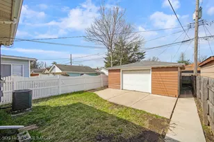 11232 S Albany Ave, Chicago, IL 60655 - Photo 17