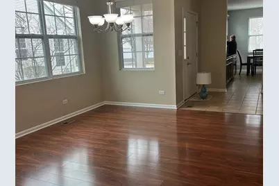 8225 Tremont Lane, Joliet, IL 60431 - Photo 5