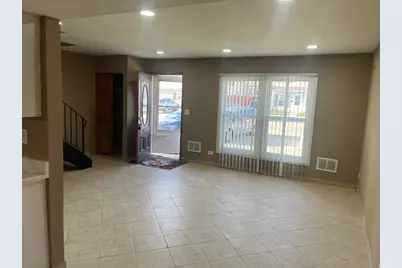 [Address not provided], Hoffman Estates, IL 60169 - Photo 3