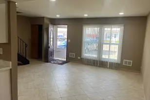 [Address not provided], Hoffman Estates, IL 60169 - Photo 3