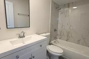 720 Wellington Ave, Elk Grove Village, IL 60007 - Photo 11