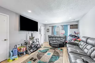 342 Klein Creek Ct, Carol Stream, IL 60188 - Photo 3