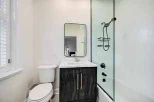 70 E Cedar St, Chicago, IL 60611 - Photo 15