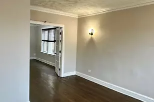 8204 S Exchange Ave, Chicago, IL 60617 - Photo 7