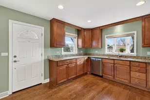 720 Preston Ln, Schaumburg, IL 60193 - Photo 9