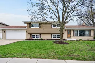 720 Preston Ln, Schaumburg, IL 60193 - Photo 1