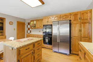 18W276 Holly Ave, Darien, IL 60561 - Photo 7