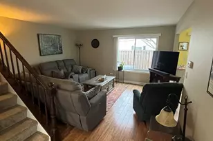 2179 N Queensburg Ln, Palatine, IL 60074 - Photo 5