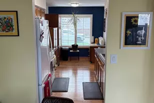 2179 N Queensburg Ln, Palatine, IL 60074 - Photo 9