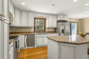 545 Andrew Ln, Lake Zurich, IL 60047 - Photo 5