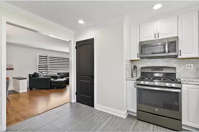 639 Braeburn Road, East Dundee, IL 60118 - Photo 9