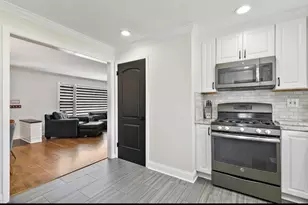 639 Braeburn Rd, East Dundee, IL 60118 - Photo 9