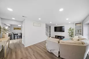 2308 Andover Ct, Schaumburg, IL 60194 - Photo 3