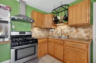 2550 Garden Ct, Joliet, IL 60435 - Photo 9