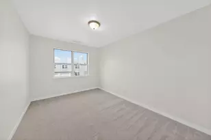 453 Normandie Ln, Round Lake, IL 60073 - Photo 11