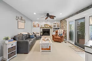 340 Stonehurst Ln, Roselle, IL 60172 - Photo 11