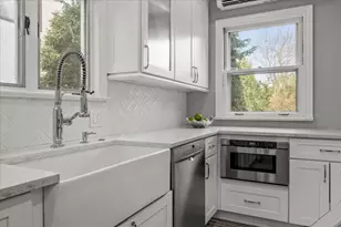 1036 Ashland Ave, Wilmette, IL 60091 - Photo 9