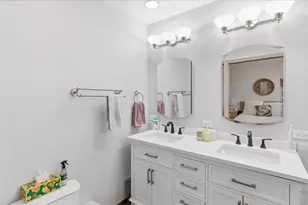 2016 W Charleston Ave, Chicago, IL 60647 - Photo 17