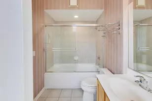 435 W Erie St, Chicago, IL 60654 - Photo 17