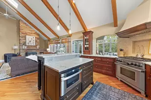 646 Highview Ave, Glen Ellyn, IL 60137 - Photo 7