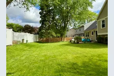 206 Ashland Court, Vernon Hills, IL 60061 - Photo 17